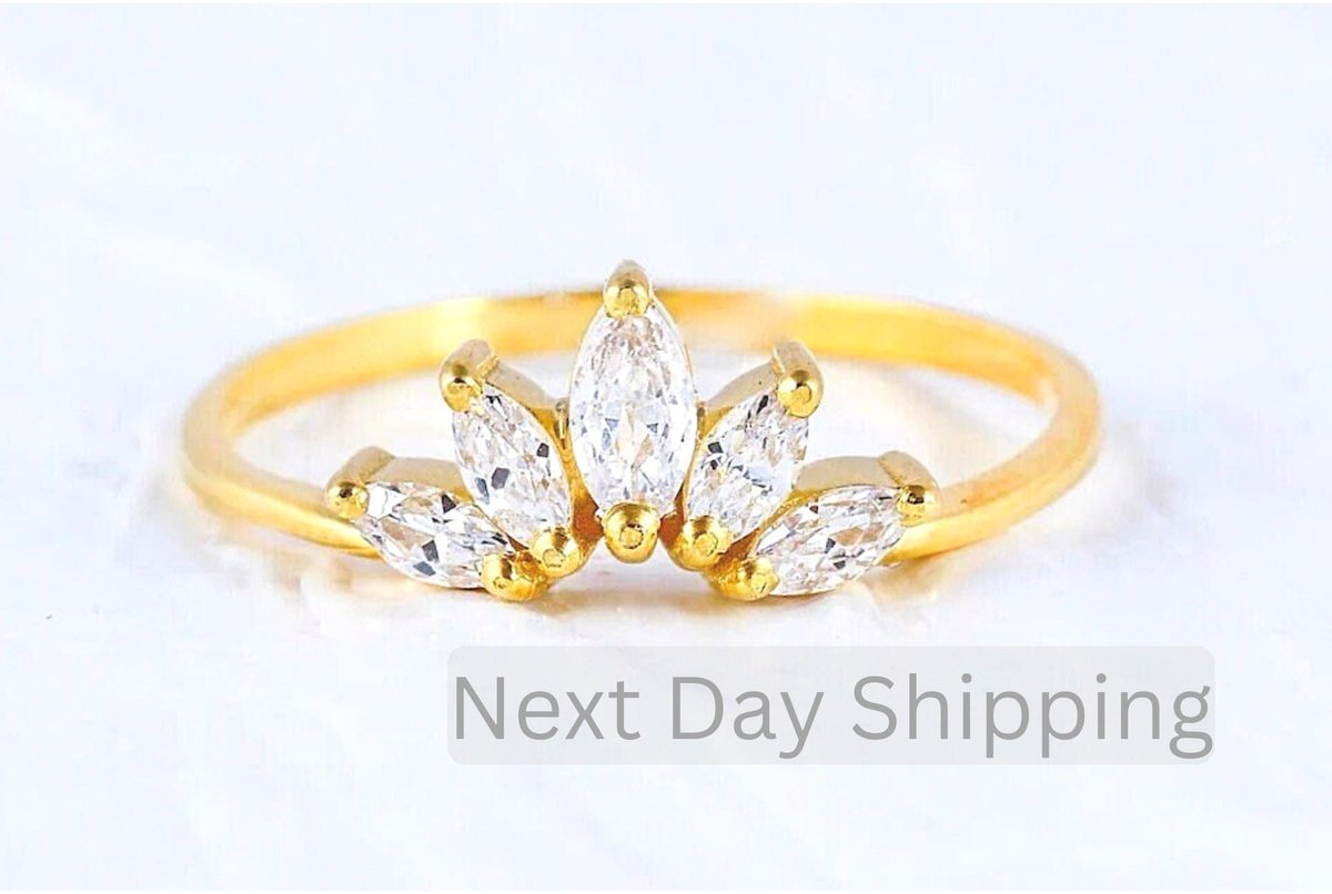 goldjewelrykeys's tweet image. Marquise Ring, Tiara Ring, Marquise Ring Gold, Marquise Engagement Ring, Curved Ring, Marquise Cut Ring, Cz Ring, Promise Ring, Gift For Him etsy.me/3NnIhBX
#marquisering #goldengagementring #daintygoldring #promisering #weddingring #handmadering #trendyring