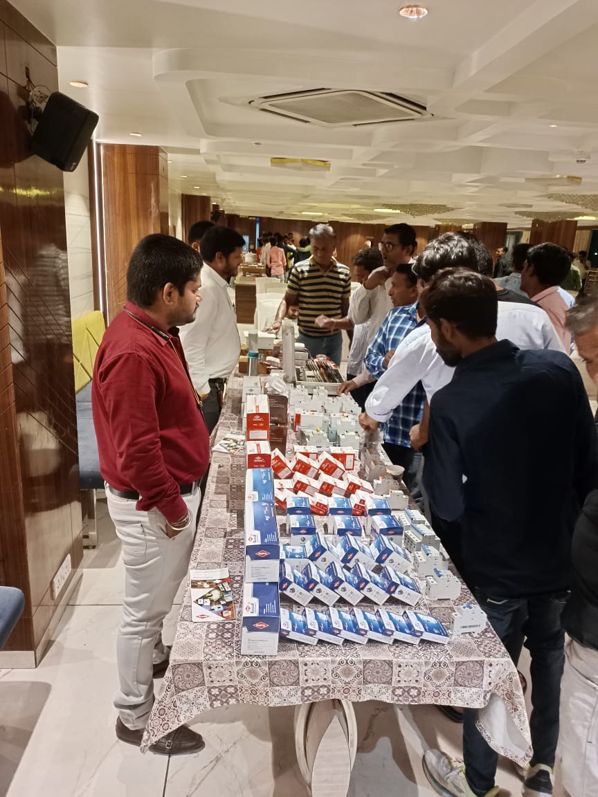 HPL_Official's tweet photo. #HPLElectricalMeet
Electric Contractor Meet conducted by HPL's Ahmedabad FDP team M/s: MaheshΒ Electricals.
#hplindia #Hplelectricals #hplproducts #electricals #channelpartner #smartelectricals #smartmetering #switchgear https://t.co/en9JKpWJ4G