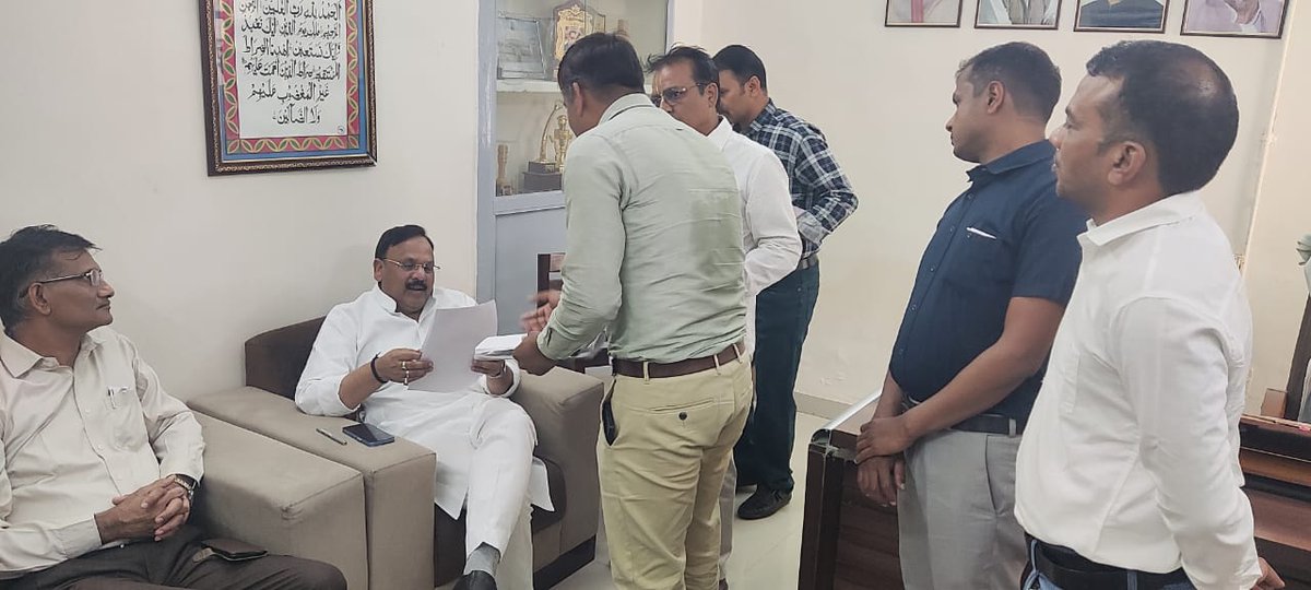 संघ की 11 सूत्री मांगो को लेकर माननीय अमीन कागजी, एमएलए किशनपोल, राजस्थान सरकार को ज्ञापन सौंपा।