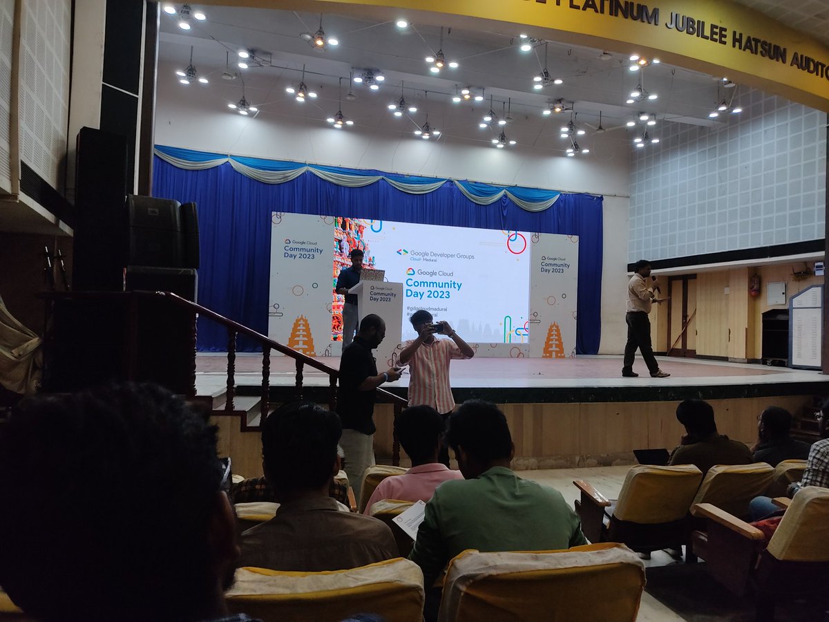 sohailgi's tweet photo. World is here in @GoogleCloud_IN  cloud community day ,where are you? #gdgcloudmadurai #gccdmadurai @GoogleDevsIN @Google @googlecloud https://t.co/PP7dWoqSY4