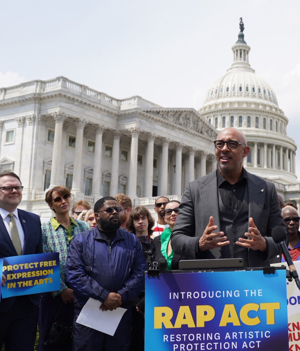 JBealsOnline's tweet photo. New Photos 👉 @jenniferbeals attended #GRAMMYsOnTheHill this week to support the #RAPAct, crucial legislation that will prohibit rap lyrics from being used as evidence of crimes. (April 27, 2023) https://t.co/HQ9UJPRzDU