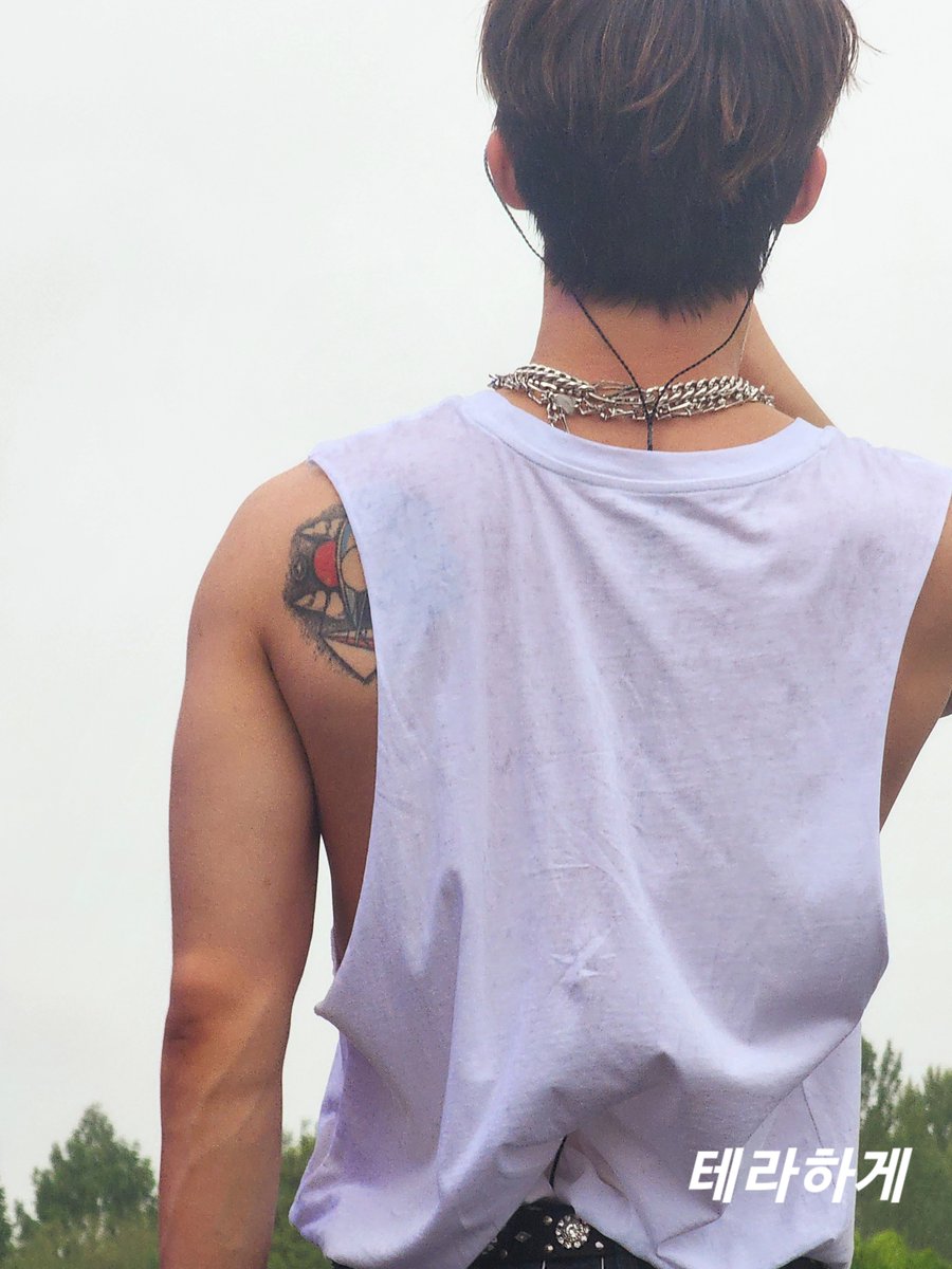 oneandonlybi's tweet photo. 오늘 미치게 멋있어
몸 왜이르케 좋은건데🫠🫠

#비아이 https://t.co/gtGvfNrs59