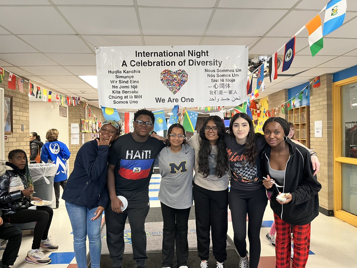 International Night! Celebrating Diversity! @Ib Mitchell/ Scarlett Campus. Scarlett Stu Co Members: Volunteered, Participated, and Enjoyed cultures &amp; food from around the world! @A2SchoolsSuper <a href="/clubob9/">Andrew Cluley</a> <a href="/AP_Scarlett_A2/">Dr. Jaye Peterson</a>