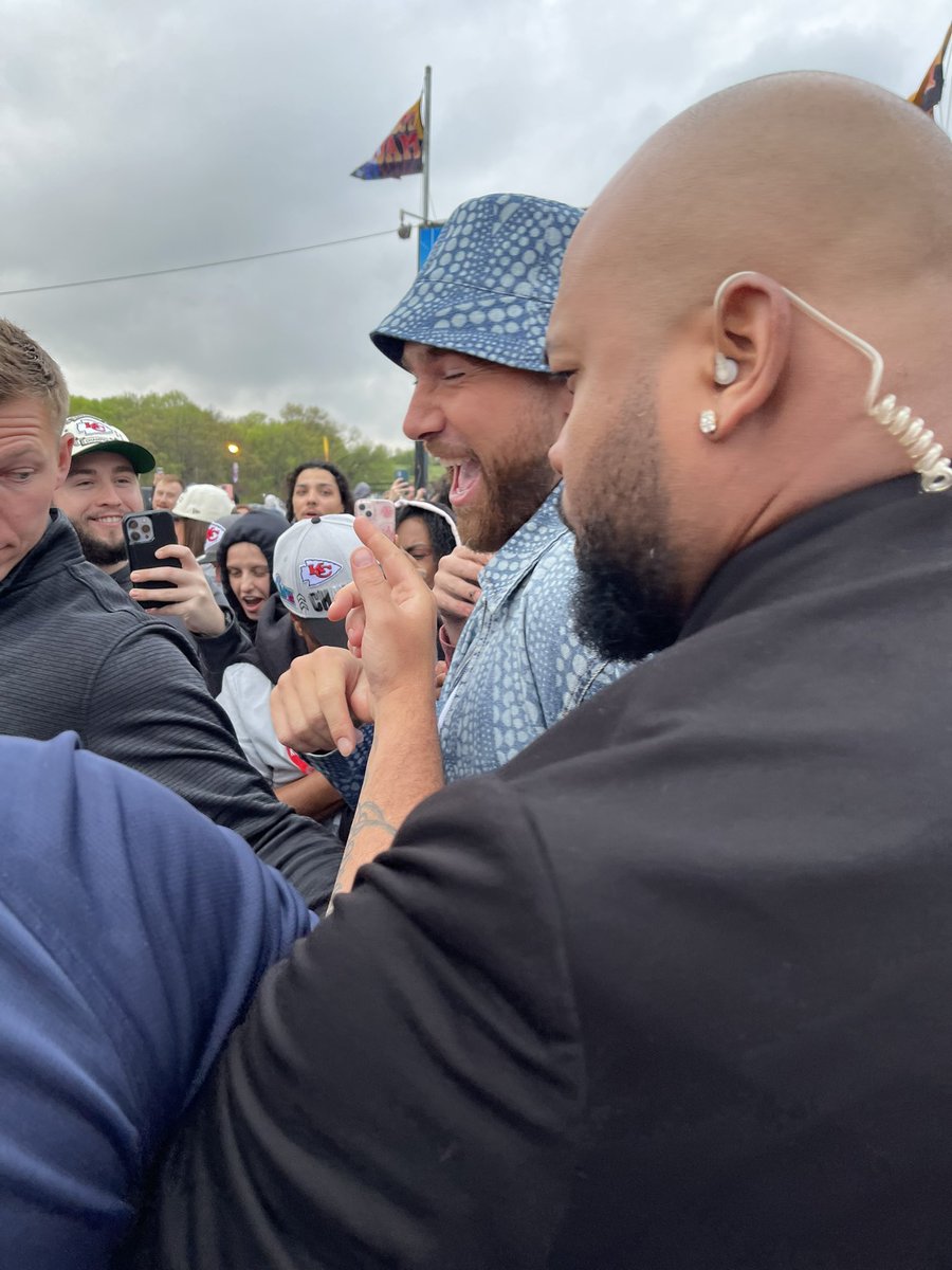 funschelle's tweet photo. We jammed #KelceJam #NFLDraft https://t.co/1h3RjmOFQU