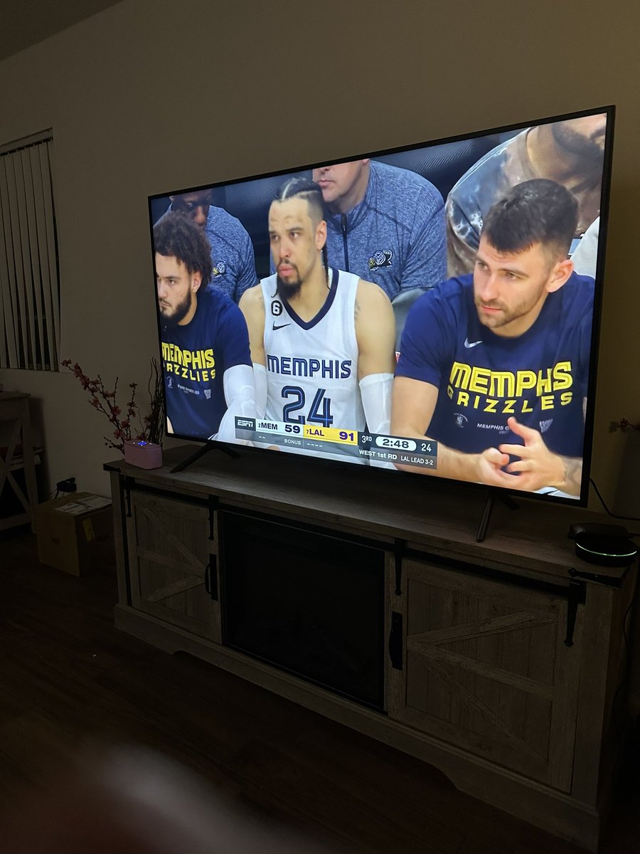 ChefMerkz310's tweet photo. Dummy keep poking the bear 
Your season is over and your face says it all lol you clown 🤡 I bet you won’t even talk to the media tonight either #ESPN #NBA #LosAngelesLakers https://t.co/MNgxuesmxD