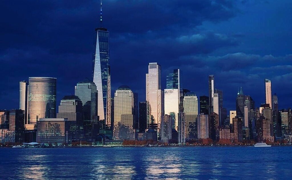 ttsweet's tweet image. Arguably, the most famous cityscape portrait in the country in chrome infrared.

#chromeinfrared #manhattanskyline #colorinfrared #newyork #NYC #dusk #bluehour instagr.am/p/CrmxP5KOsEA/