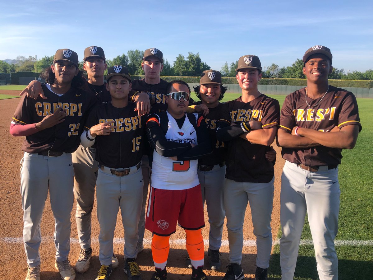 The <a href="/crespi_baseball/">Crespi Baseball</a> games I got to 🎤 this ‘23 were all away &amp; none at Hartunian as I had frequented in two prior #MissionLeague ⚾️ yrs. Got 📷 in w/ <a href="/d_velaz32/">Diego Velazquez</a> <a href="/IsaiahMags24/">Isaiah Magdaleno</a> <a href="/ArceChris15/">Chris Arce</a> <a href="/lukelevy23/">Luke Levy</a> <a href="/JoshuaRod_11/">Joshua Rodriguez</a> <a href="/EthanKodama/">Ethan Kodama</a> &amp; <a href="/SeanSapp18/">Sean Sapp</a> after their W yesterday at HW. 🙏