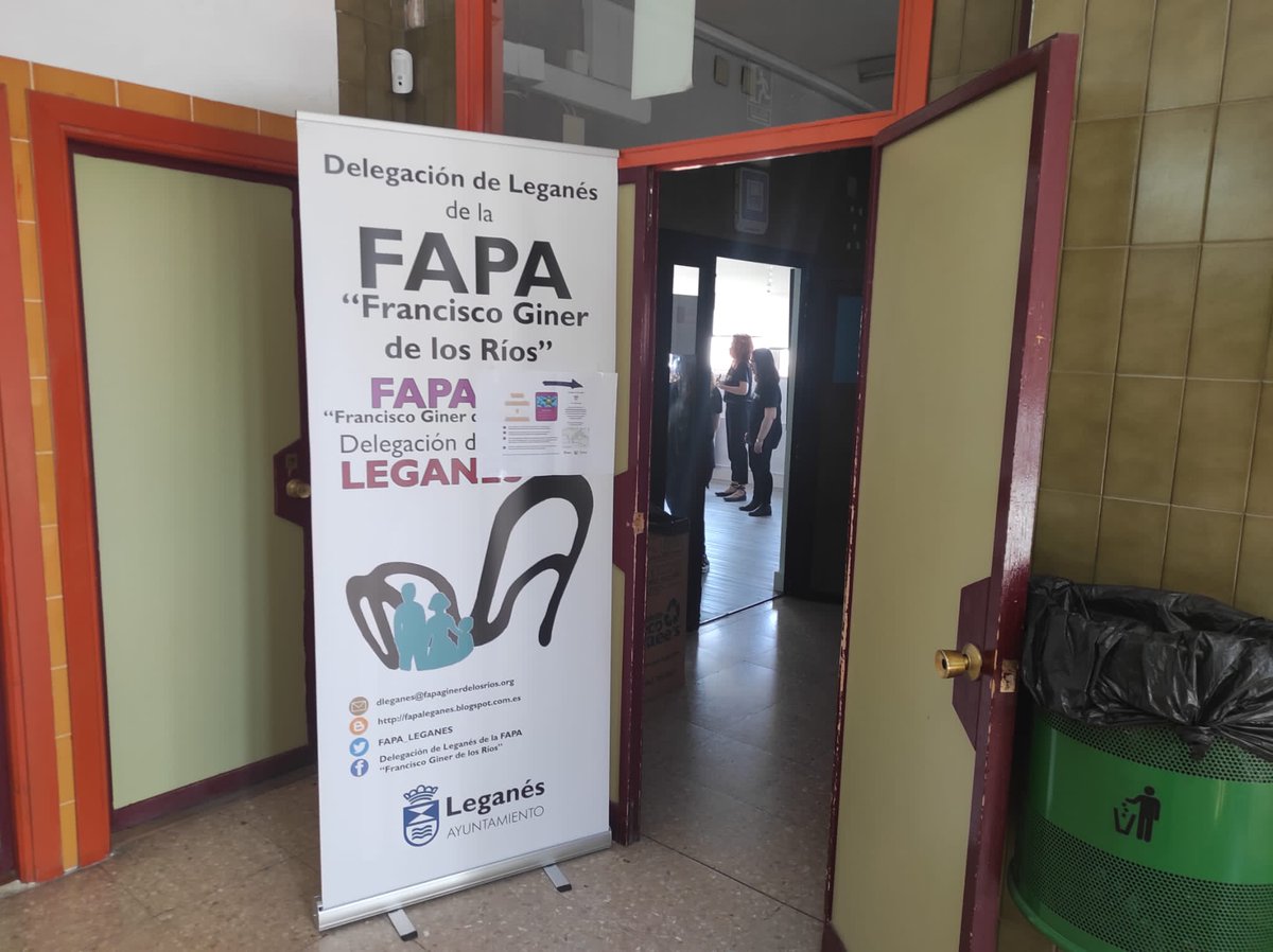 FAPA_LEGANES's tweet photo. Gracias a formadoras #Capacitadas por el estupendo taller de autoestima y emociones impartido en el @ies_churri 

👉🏻Acercamientos a los últimos descubrimientos de Neurociencia.

Colabora @AytoLeganes

#inclusión 
#emociones https://t.co/4jsoh9gPPM