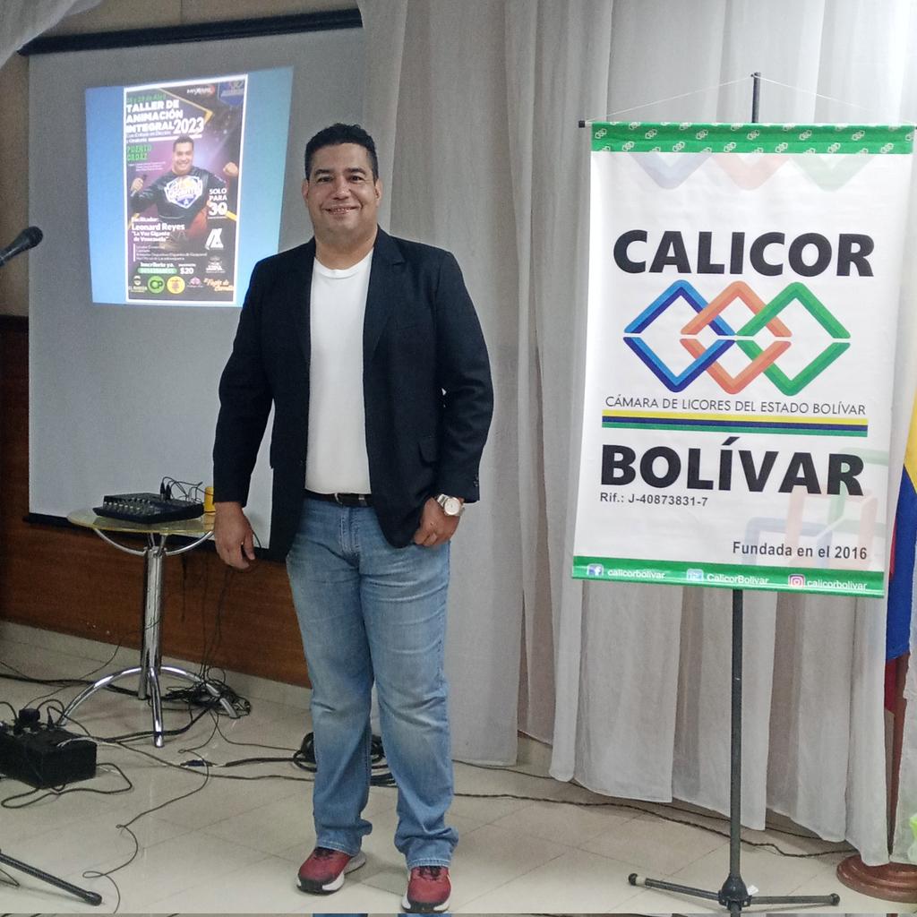 Siempre una gran experiencia capacitar a mi gente... 1er día de Taller de Animación Integral... Puerto Ordaz.