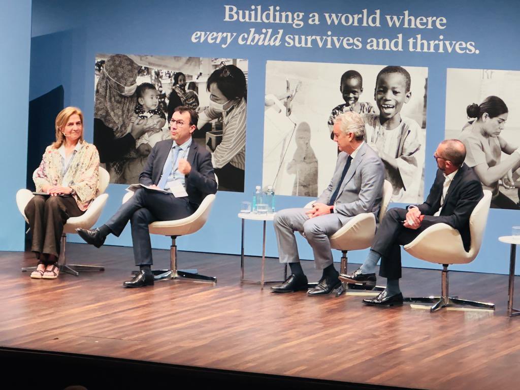 Guillaum_Grosso's tweet photo. At the Global Forum on Childhood #Pneumonia in Madrid, celebrating 15 years 🎂 of an incredibly impactful partnership with @FundlaCaixa @caixabank

With the @gavi #MatchingFund backed by @gatesfoundation, “1=4”: every 1€ turns into 4€ to fight pneumonia together &amp; save lives https://t.co/2FplSxtisU
