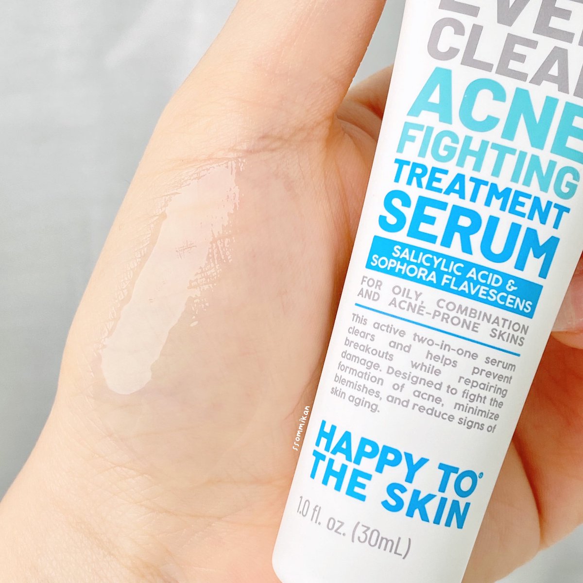 ssommikan's tweet photo. ใครเป็นสิวเหมือนกันอยากให้ลอง เซรั่มลดสิวของ Happy to the skin ตัวนี้มี Salicylic Acid 2% ช่วยลดการอักเสบ ลดสิวอุดตัน แล้วยังป้องกันสิวเกิดใหม่ด้วย ✨ เนื้อเซรั่มใสๆ บางเบาม้ากก ไม่เหนอะหนะ ผิวไม่แห้งไม่ลอกเลยชอบอ่ะ น้องอ่อนโยนใช้ง่าย แนะนำาา 💙 #ใช้ดีบอกต่อ https://t.co/y0EWo10y4G