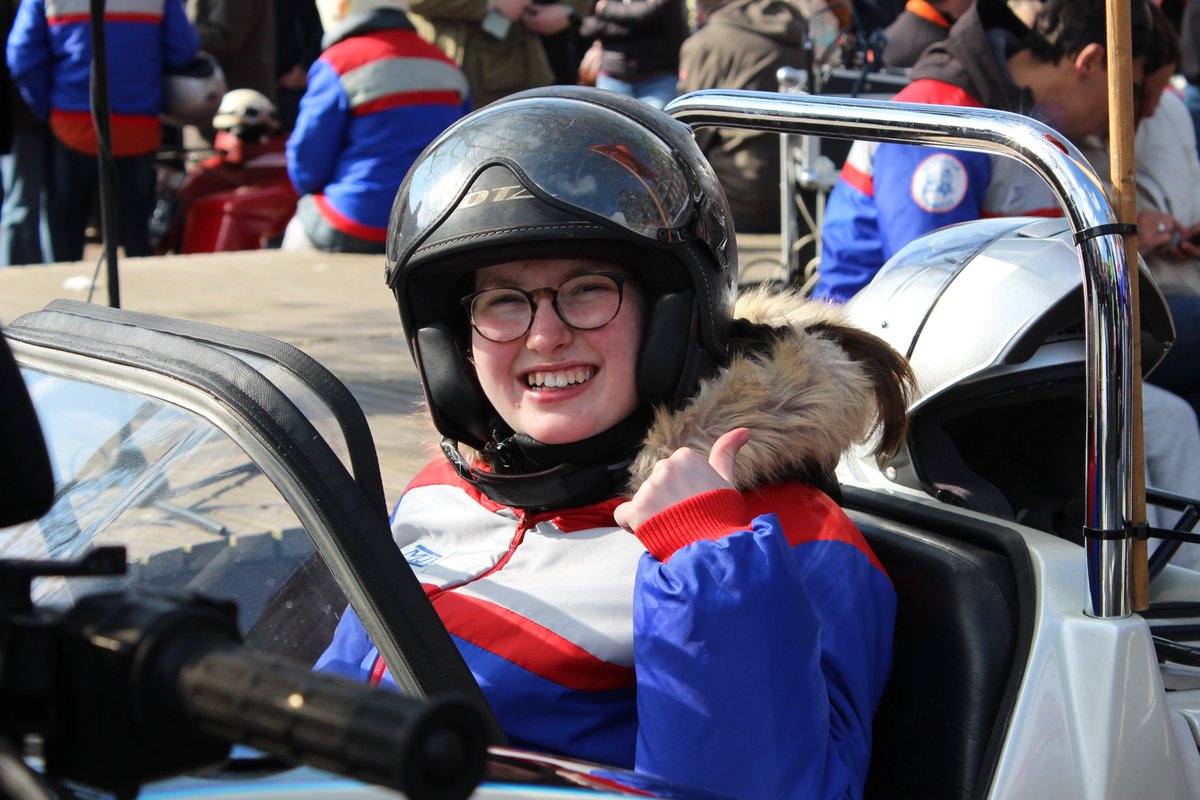 MMastenbroek's tweet photo. Meer dan honderd zijspanmotoren zijn zaterdag van start gegaan voor de enige echte #BeatrixRun. Het was een feest om alle vrolijke gezichten op de foto te mogen zetten! #Pijnacker #lokalekrant https://t.co/bUk8xW1t1c