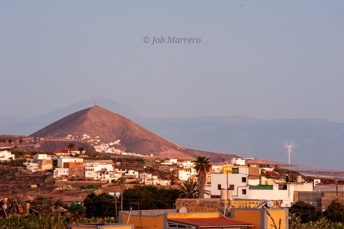marrerojob's tweet photo. #Amanecer con cinturón de Venus desde #Cardones, #Arucas, #GranCanaria
El Teide tras la Montaña de...
...🤔 ¡La Atalaya, Gáldar o Ajodar según se mire!
(aclárense bichillos, sin acritud 😜)
¡Buenos días 🤗!
📷 29-4-2023 https://t.co/cv0ku5gLji
