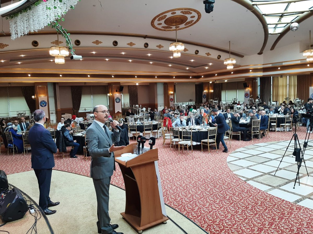 TalipGeylan06's tweet photo. Türkiye Kamu Sen’e bağlı sendikalarımızın Bursa Şube ve ilçe yöneticileriyle kahvaltı programında biraraya geldik.
Şerefli hak mücadelemizin bayrağını Bursa’da başarıyla taşıyan yol arkadaşlarımın her biriyle gurur duyuyorum.
Ayrıca programımıza iştirak ederek bizi yalnız bırakmayan MHP Genel Sektereteri ve Bursa Milletvekili Sayın @buyukataman ’a çok teşekkür ediyorum.