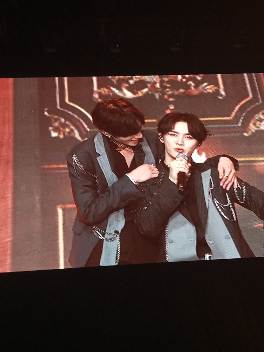 blueoceanly15's tweet photo. XIAOKUN
#WayV_Phantom_In_JAKARTA #WayVInJKTn https://t.co/Wyye2BLipu