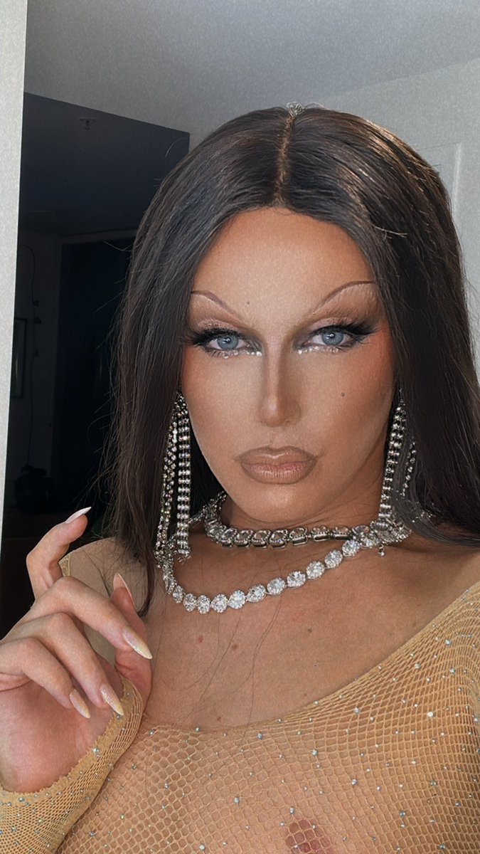 wet_fag's tweet photo. not a #mugzilla just look like this naturally xx https://t.co/ZQ60kji1ty