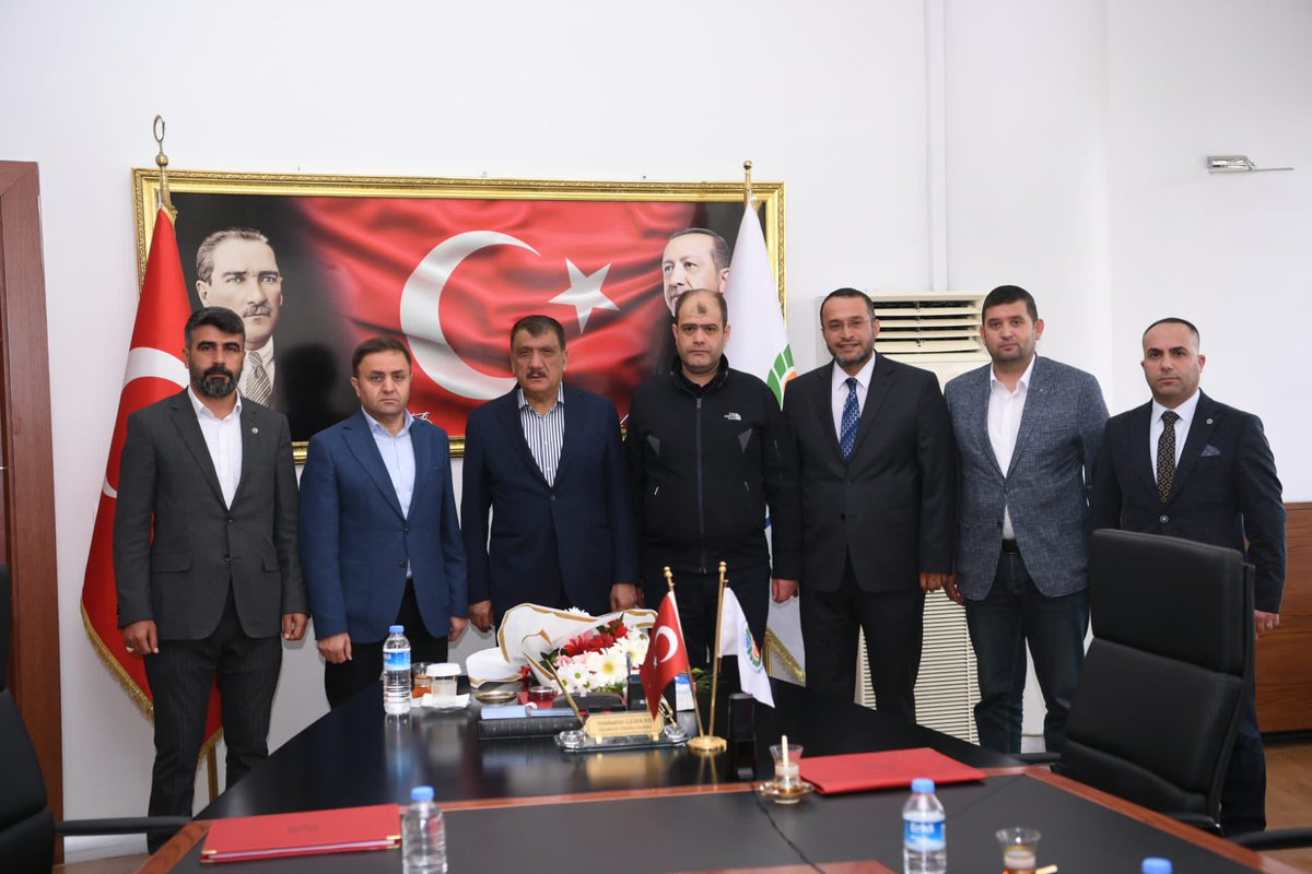 HAK-İŞ Hizmet İş Sendikası ile MOTAŞ Genel Müdürlüğümüz arasında imzalanan toplu iş sözleşmesi nedeniyle bizlere teşekkür ziyaretinde bulunan personellerimizle bir araya geldik.

Toplu iş sözleşmelerinin hayırlı olmasını diliyorum.