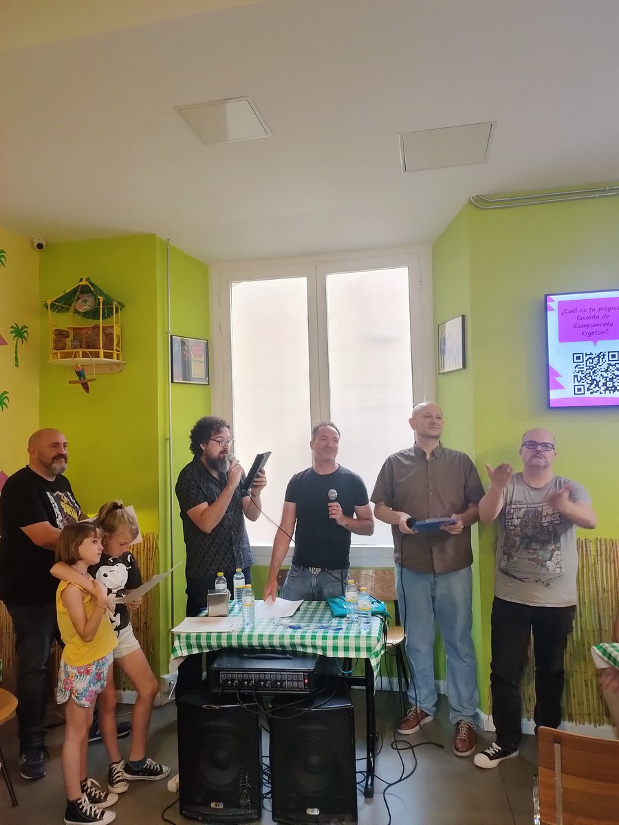 _rafamata_'s tweet photo. Concursos, merendola y cultura pop en el superevento por el décimo aniversario de @CampKrypton . Enhorabuena antimonitores! https://t.co/mcBPQUPr6B