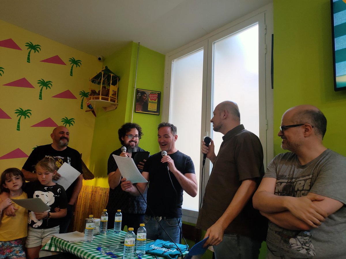 _rafamata_'s tweet photo. Concursos, merendola y cultura pop en el superevento por el décimo aniversario de @CampKrypton . Enhorabuena antimonitores! https://t.co/mcBPQUPr6B