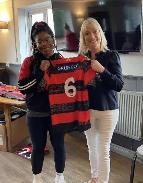 CheltTigersWRFC's tweet photo. Shirt Presentation 🐯 

Last night the girls had a very special shirt presentation ahead of Sunday’s double header, from Women’s President @JillADouglas 

#TigerFamily #MakingMemories #TigersToTwickenham https://t.co/LelXsT4HYB