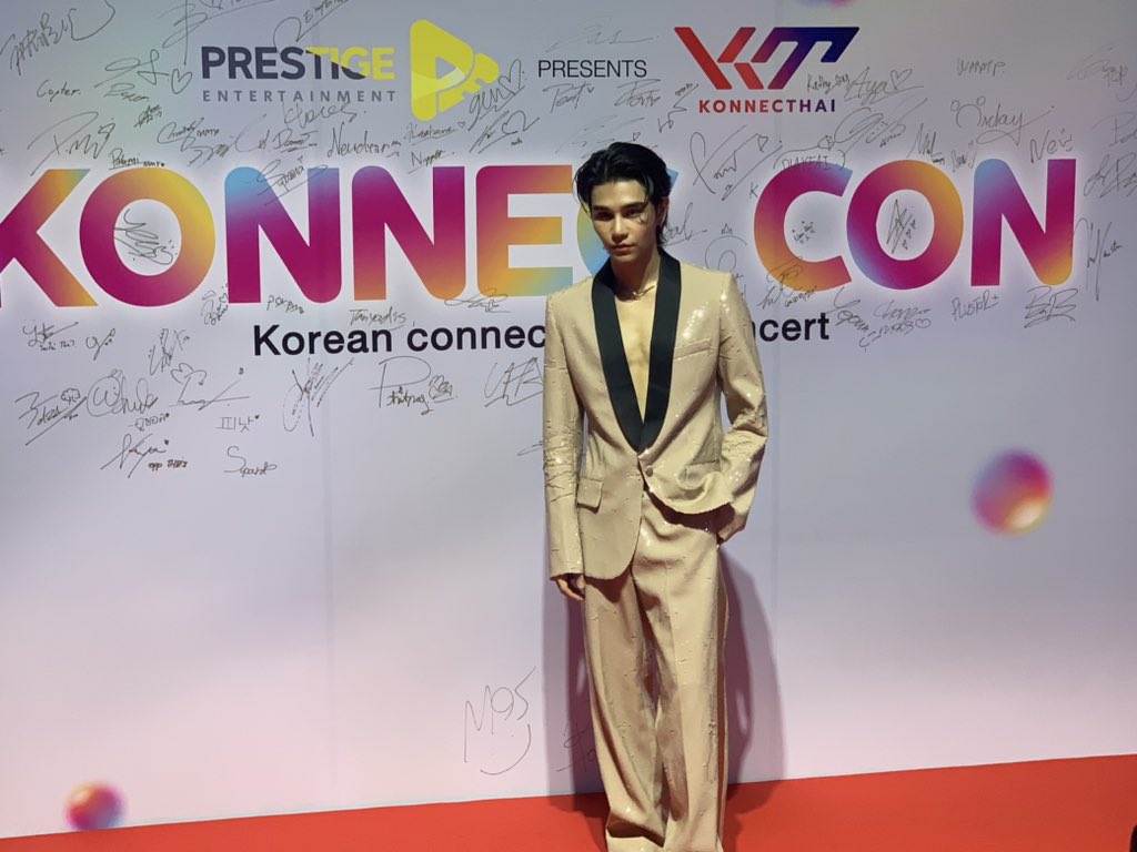 KonnecThai's tweet photo. ลูกรักพระเจ้าคนที่สอง หล่อแบบตะโกน 😍#เจฟซาเตอร์   

#KonnecThai #KONNECKON #Pressconference #PrestigeEntertainment  #KonnecThaiEVE2023 https://t.co/g0nbEbCEUk