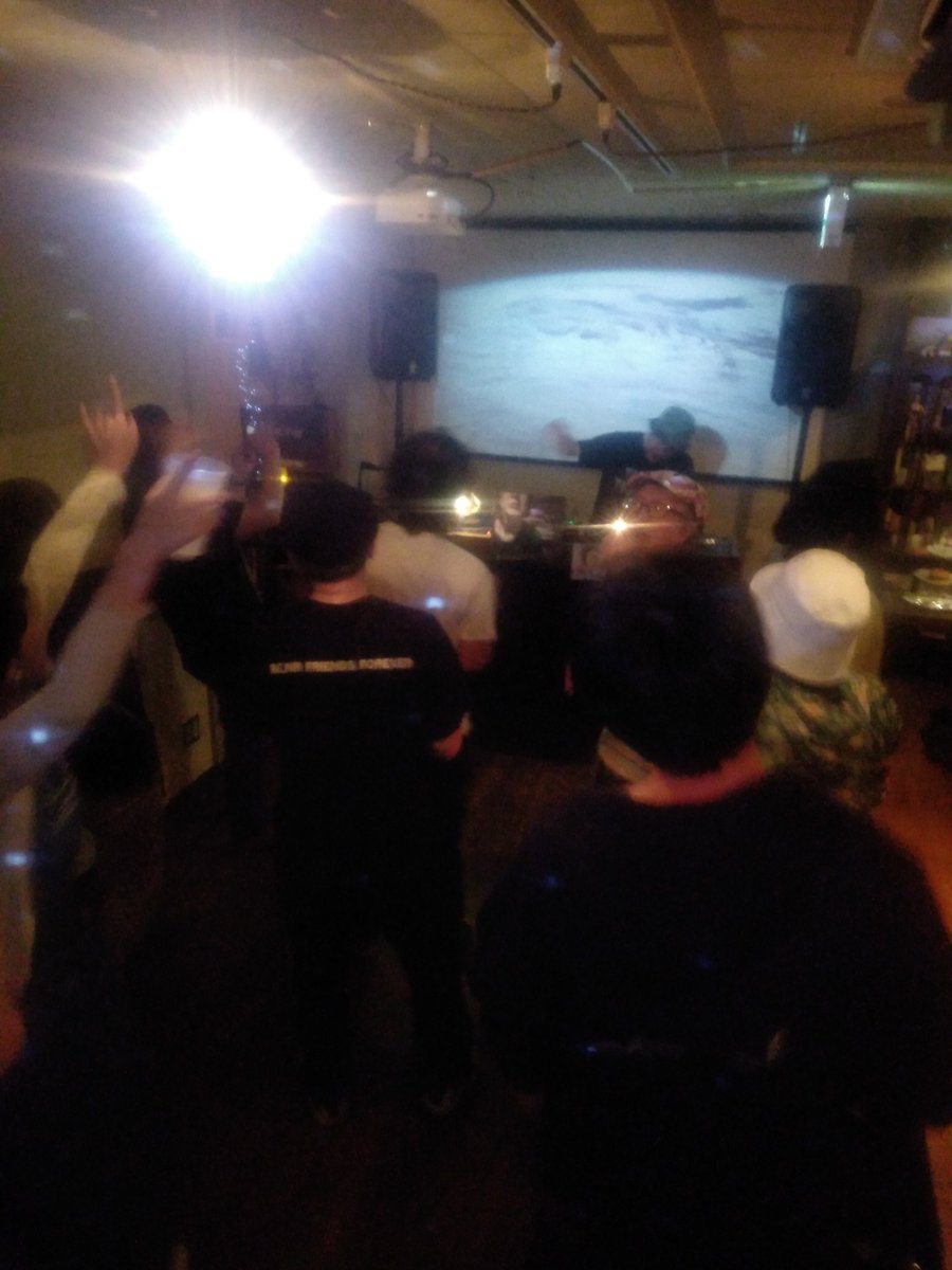 rePeat60s's tweet photo. クラブヘヴンにいます🍺
#TuningTime https://t.co/4AiRdvMdOv