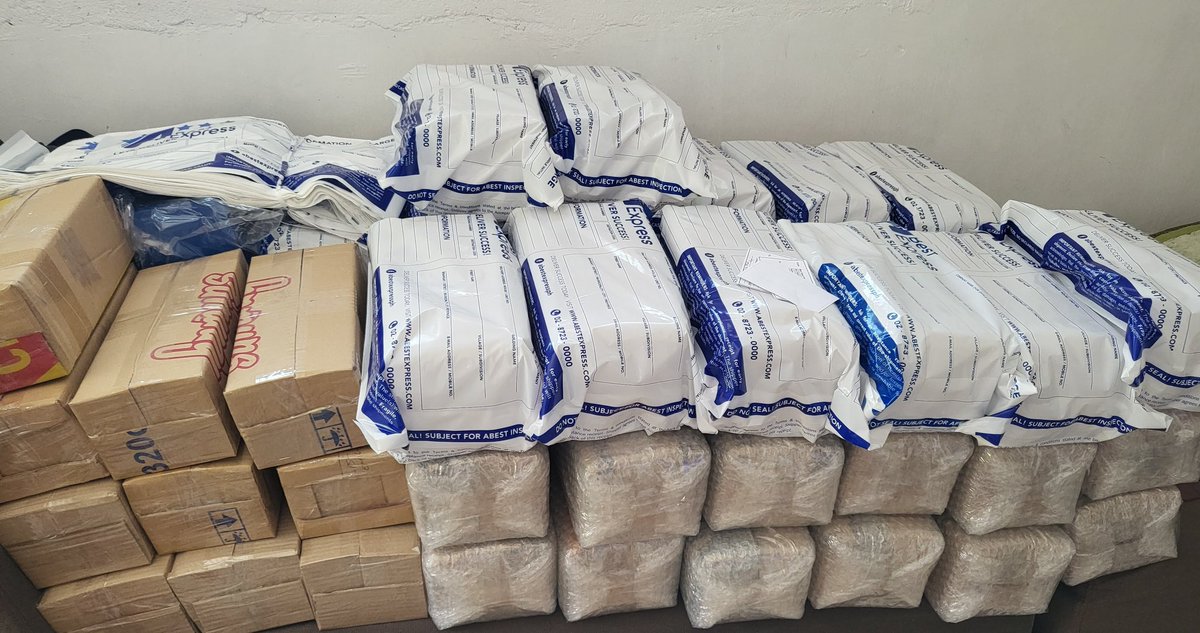 BlueHeartPh's tweet photo. #BlueHeartPhUpdate

♡ Done sending shipping notice for Box KR35-LS (Batch 2)

♡ For those fr Batch 1 who paid the lsf as of ytd (9am) has been dropped off.

♡ Next drop-off  is on Tues na. Majority nmn ng ls packed na, lsf na lng hintayin.

For questions, pls DM. Thanks 🧡💙 https://t.co/5wuKDctmzS