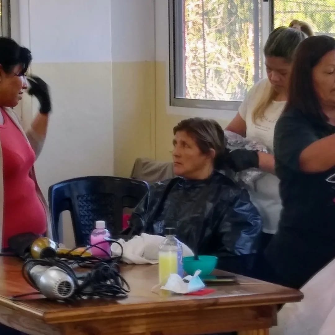 vivientigre's tweet photo. #Ayer  ! Continuamos con el Taller de alisado de cabello  y tratamientos capilares dirigido por Griselda Lopez Marmori ! 

@ZamoraJulio https://t.co/0zwz9EdeMw