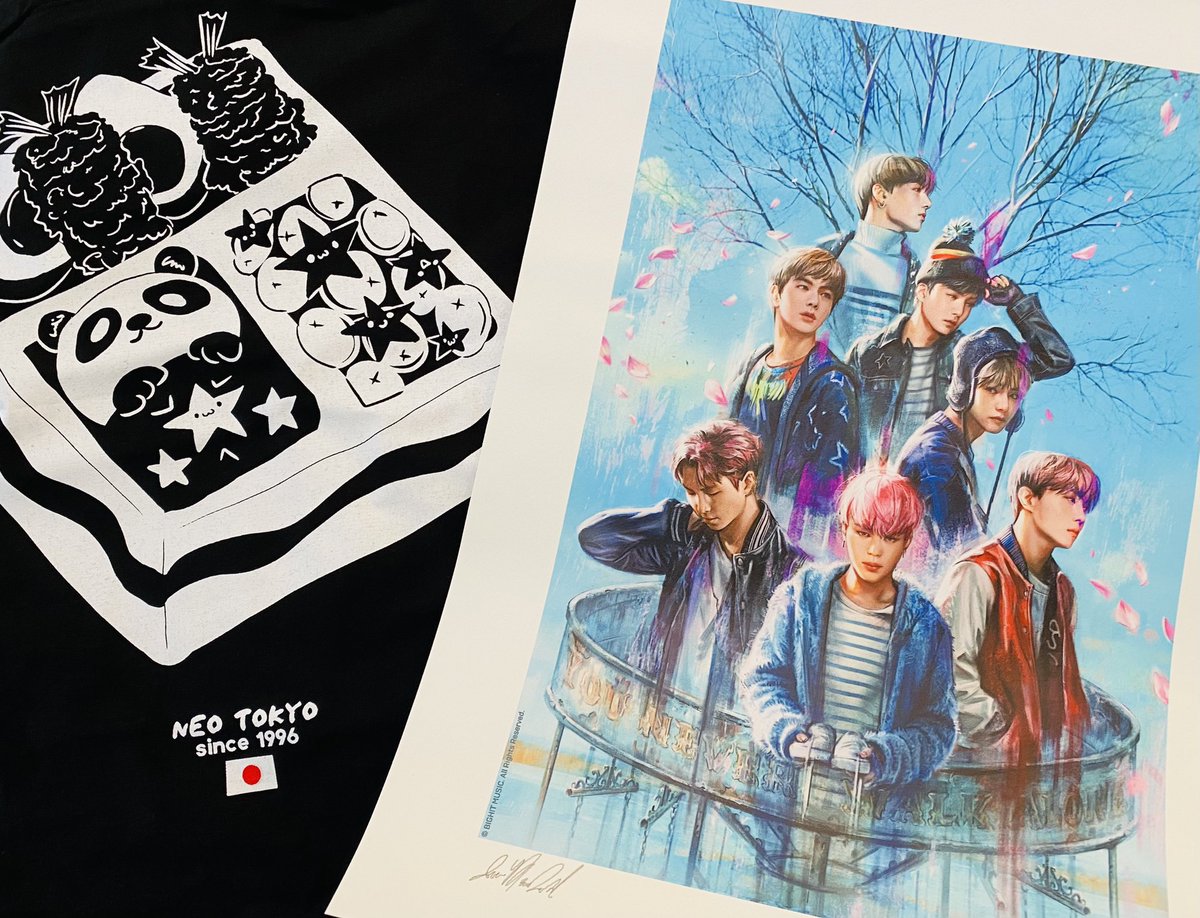 neo_tokyo_shop's tweet photo. [#GIVEAWAY] Wir verlosen ein hochwertiges #BTS Artprint 💜 und mehr …🔒🤫
Teilnahme: bis Dienstag 12 Uhr!

So geht’s:
1. Liken💜&amp; Retweeten✨
2. falls noch nicht: @neo_tokyo_shop folgen👍🏻
3. Kommentiert mit #NeoBTS und verratet uns eure persönliche/n Lieblings-BTS-Era/s 🥰💜! https://t.co/m7tqqN53Br