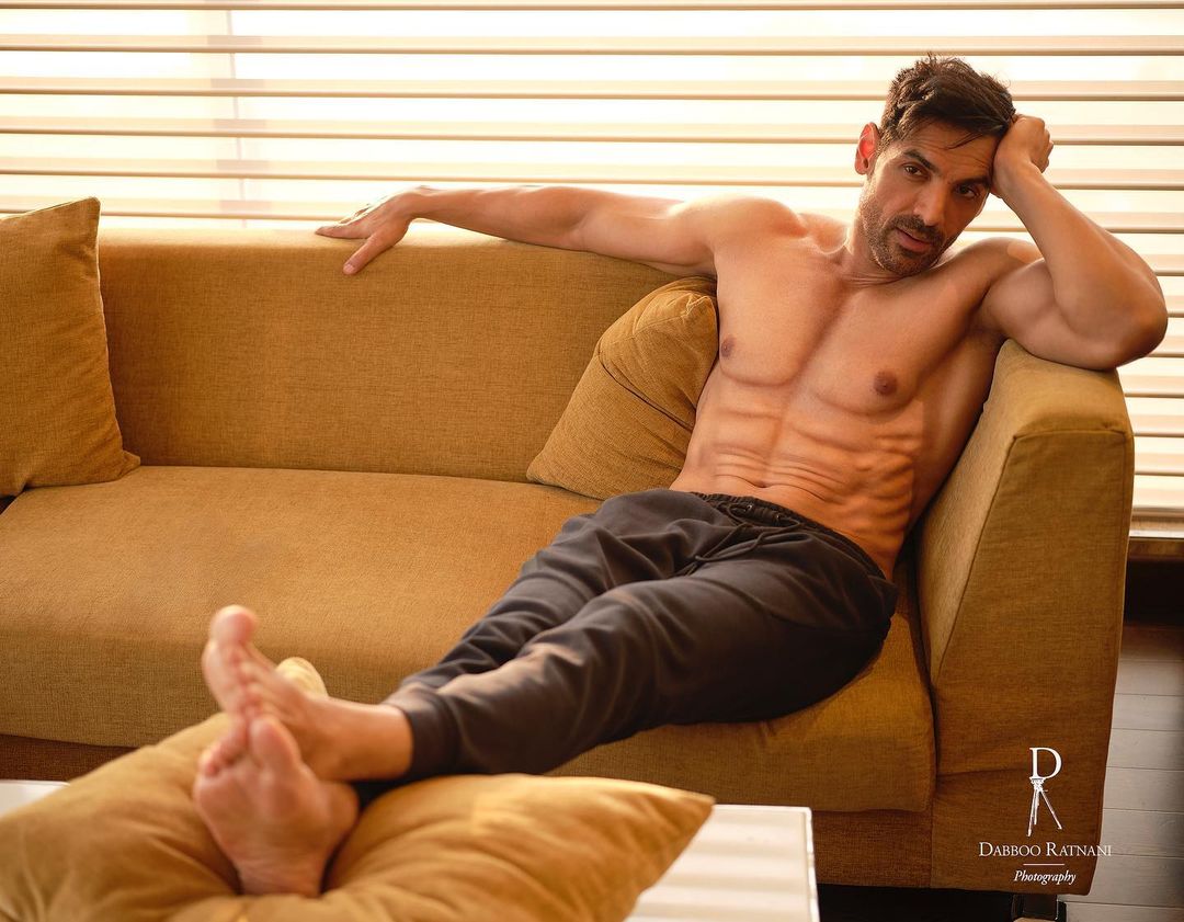 timeofbollywood's tweet photo. John Abraham🔥🔥����...
.
.

#johnabrahm #timeofbollywood #photoshoot #salon #celebration #fashion #news #celebrate #celebrity #celebritynews #actress #hot #sexygirl #hotgirl #viralpost #paparazzi #viral #trending #explore #actress #foryoupagе #famous #model https://t.co/6Ec78JgfNl