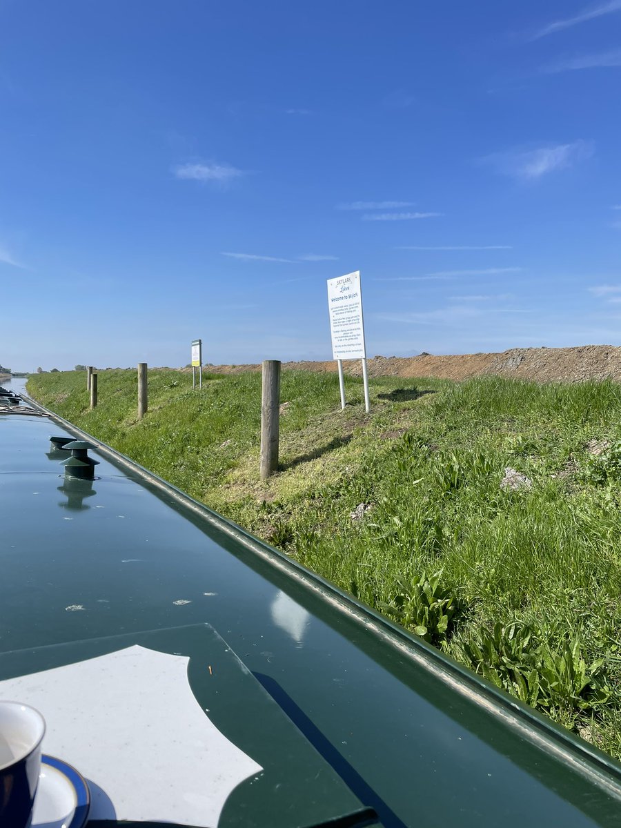 FoxNarrowBoats's tweet photo. Great improvement at the @MLC1862 Skylark rural mooring. In and moored in under 5 minutes. Thanks to all concerned. #inlandboating https://t.co/ZL11QitrjG