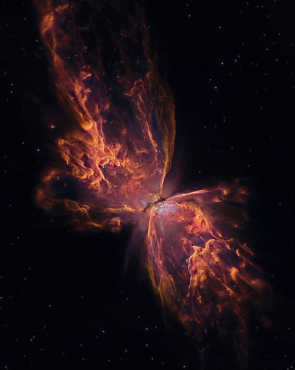 Hubble merceğinden Kelebek Nebulası..
