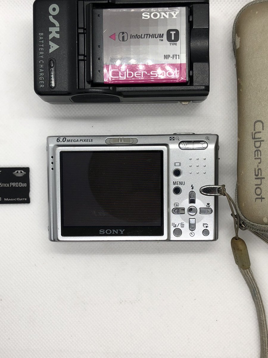 myycameraa's tweet photo. Sony Cyber-shot DSC-T9 ทรงน่ารัก ถ่ายสวย
🏷️ ราคา 999 บาท รวมส่ง
📦ของที่ได้รับ กล้อง+แบต+เม็มโมรี่+แท่นชาร์จ+กระเป๋า Sony
❌ตำหนิ เลนส์สั่นเปิดปิดใหม่หาย 

#กล้องดิจิตอล #กล้องดิจิตอลเก่า #กล้องดิจิตอลมือสอง #กล้องมือสองราคาถูก #กล้องดิจิตอล90 #กล้องฟิล์ม #กล้องมือสอง https://t.co/MT4MOyIlWl