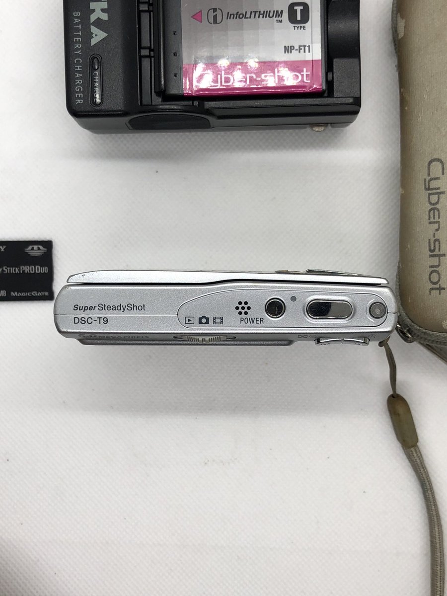 myycameraa's tweet photo. Sony Cyber-shot DSC-T9 ทรงน่ารัก ถ่ายสวย
🏷️ ราคา 999 บาท รวมส่ง
📦ของที่ได้รับ กล้อง+แบต+เม็มโมรี่+แท่นชาร์จ+กระเป๋า Sony
❌ตำหนิ เลนส์สั่นเปิดปิดใหม่หาย 

#กล้องดิจิตอล #กล้องดิจิตอลเก่า #กล้องดิจิตอลมือสอง #กล้องมือสองราคาถูก #กล้องดิจิตอล90 #กล้องฟิล์ม #กล้องมือสอง https://t.co/MT4MOyIlWl
