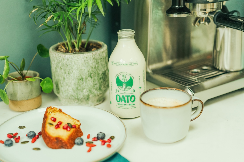oatofresh's tweet image. Who says you need dairy for a rich and decadent dessert? This oat milk-based treat is proof that you can have your cake and eat it too - guilt-free and delicious! 🍰🌱

oato.co.uk

#oato #oatofresh #oatmilk #oatomilk #oatmilkdelivery #vegan #plantbased #healthy
