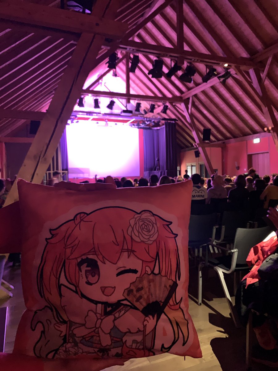 phiologe's tweet photo. At the Cosplay Dance-Off with Kiwawa!! @takanashikiara 🧡 https://t.co/XKWMMAKp9i