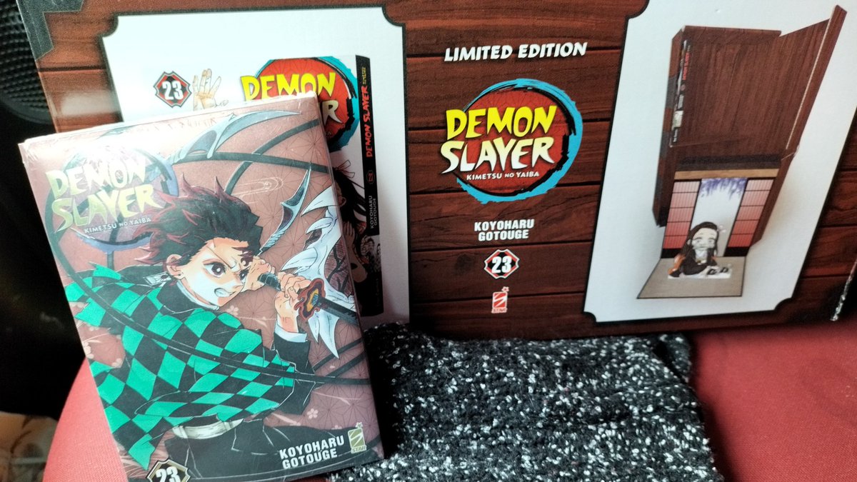 rossipaolored's tweet photo. #DemonSlayer #ultimonumero #variant 😍 https://t.co/JxMdmQwDCh