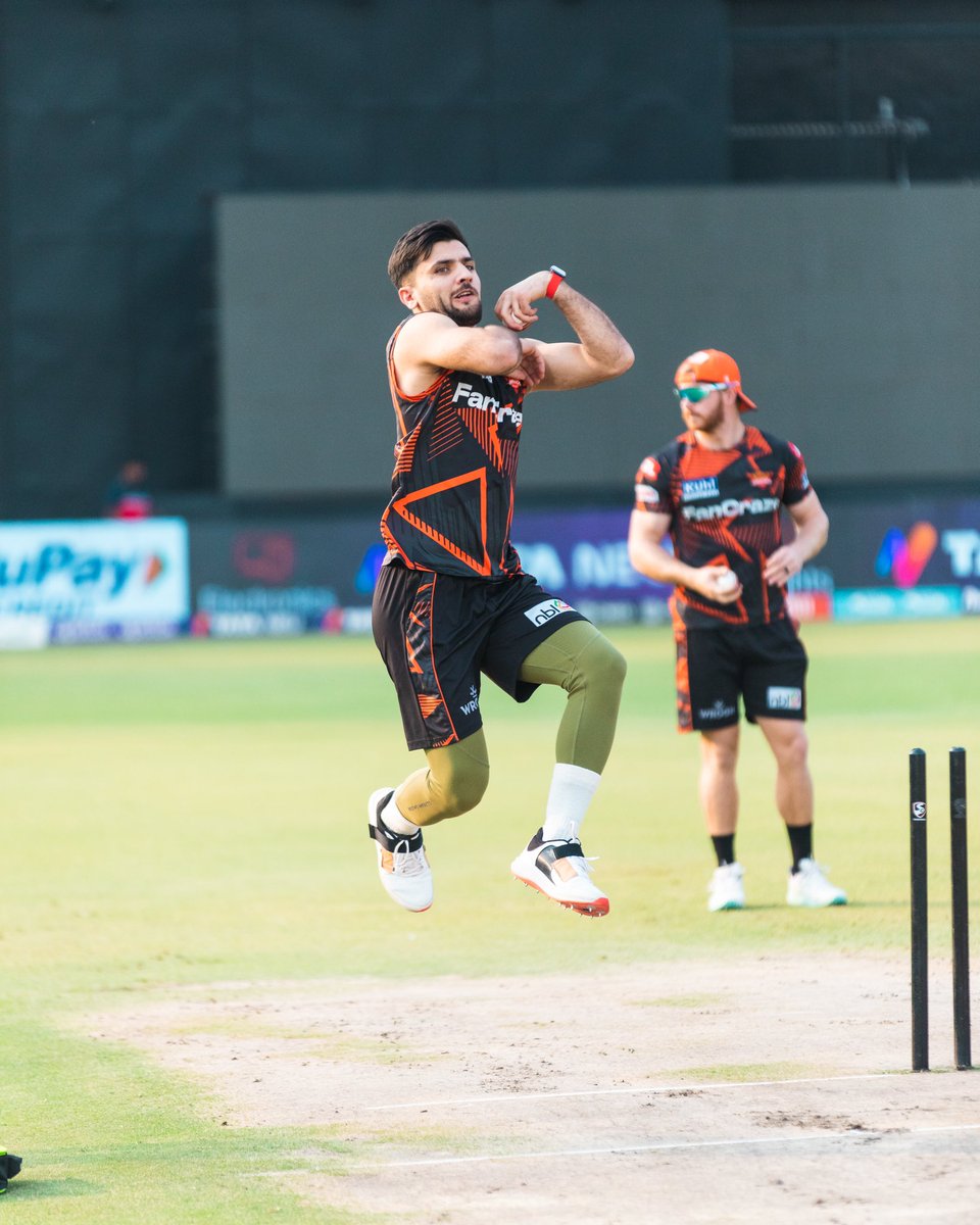 fazalfarooqi10's tweet photo. If I were wrist spin bowler my action will be look like noor ahmad🤔@noor_ahmad_15 @
@rashidkhan_19 
@Mujeeb_R88 
@MohammadNabi007 https://t.co/MxMf55oAfF