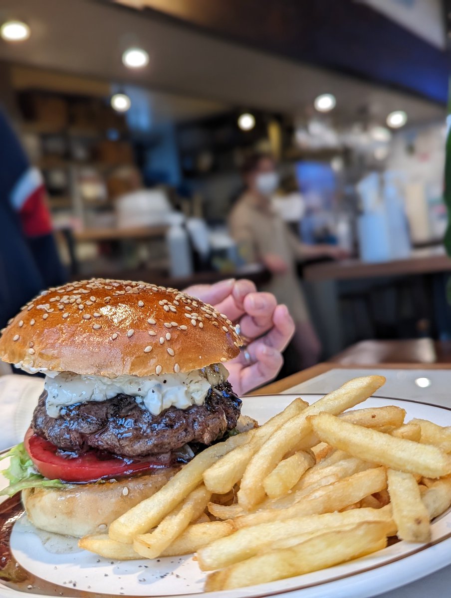 メガネバーガーけんきゅういん(サブ) on Twitter "今日は早めの夕飯で2個目のバーガーはCookers Grill 🍔 コルビー
