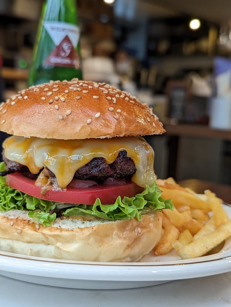 メガネバーガーけんきゅういん(サブ) on Twitter "今日は早めの夕飯で2個目のバーガーはCookers Grill 🍔 コルビー