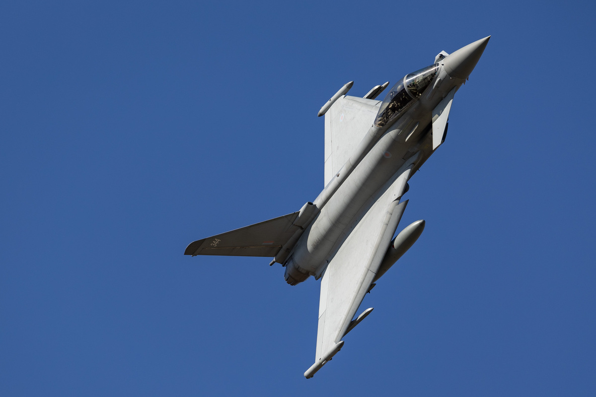 RoyalAirForce's tweet photo. RAF Typhoons from IX (B) Squadron deployed on @NATO’s Baltic Air Policing Mission have participated in Exercise Bold Hussar to carry out Close Air Support Training with British, French and Estonian Joint Terminal Attack Controllers. 🇬🇧🇫🇷🇪🇪

Full story: https://t.co/gFw8SFlGef https://t.co/vrlvHtMvGl
