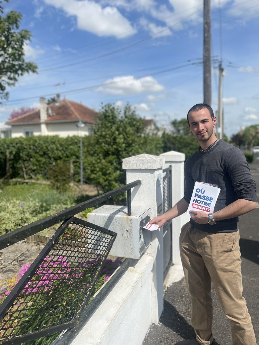 noah_nolf17's tweet image. Hier, j’ai eu l’immense plaisir d’accueillir sur mon canton mon amie @EmmaChauveauRN et Matthieu Robin pour une action boitage.
D’excellents échanges sous un soleil de plomb.🇫🇷
#Matha #oùpassenotreargent