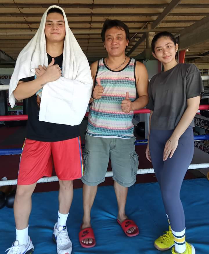 JulieAlvarez's tweet photo. Ang fresh pa rin after mag boxing🥊

Apaka ga at gwapo #LoiNie😍
@iamAndalioLoisa @iamr2alonte 
Ctto: https://t.co/k7IBKuK5Dv