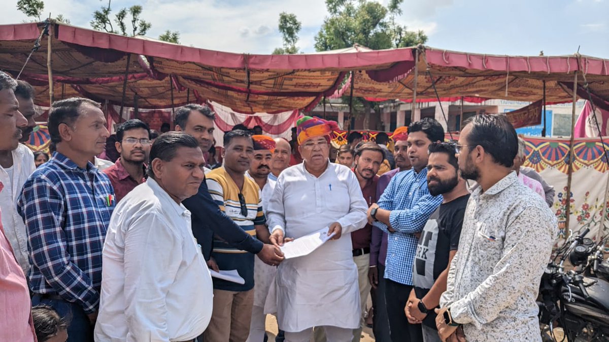 Y_Vaishnav's tweet photo. बिलाड़ा विधायक हीराराम जी मेघवाल को आई टी यूनियन की तरफ से ज्ञापन दिया गया
#IADemands3600GP https://t.co/SGZIYQKQ1e
