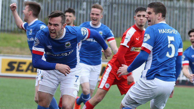 LinfieldHistory's tweet photo. On this day back in 2017 a superb second half hat-trick by @Andy_Waterworth saw the @OfficialBlues win our 52nd title at Solitude
What a day for the #Blues
And the start of #WaterworthWeek πππ
#Linfield
#LinfieldHistory https://t.co/zbjXQjv7Kd