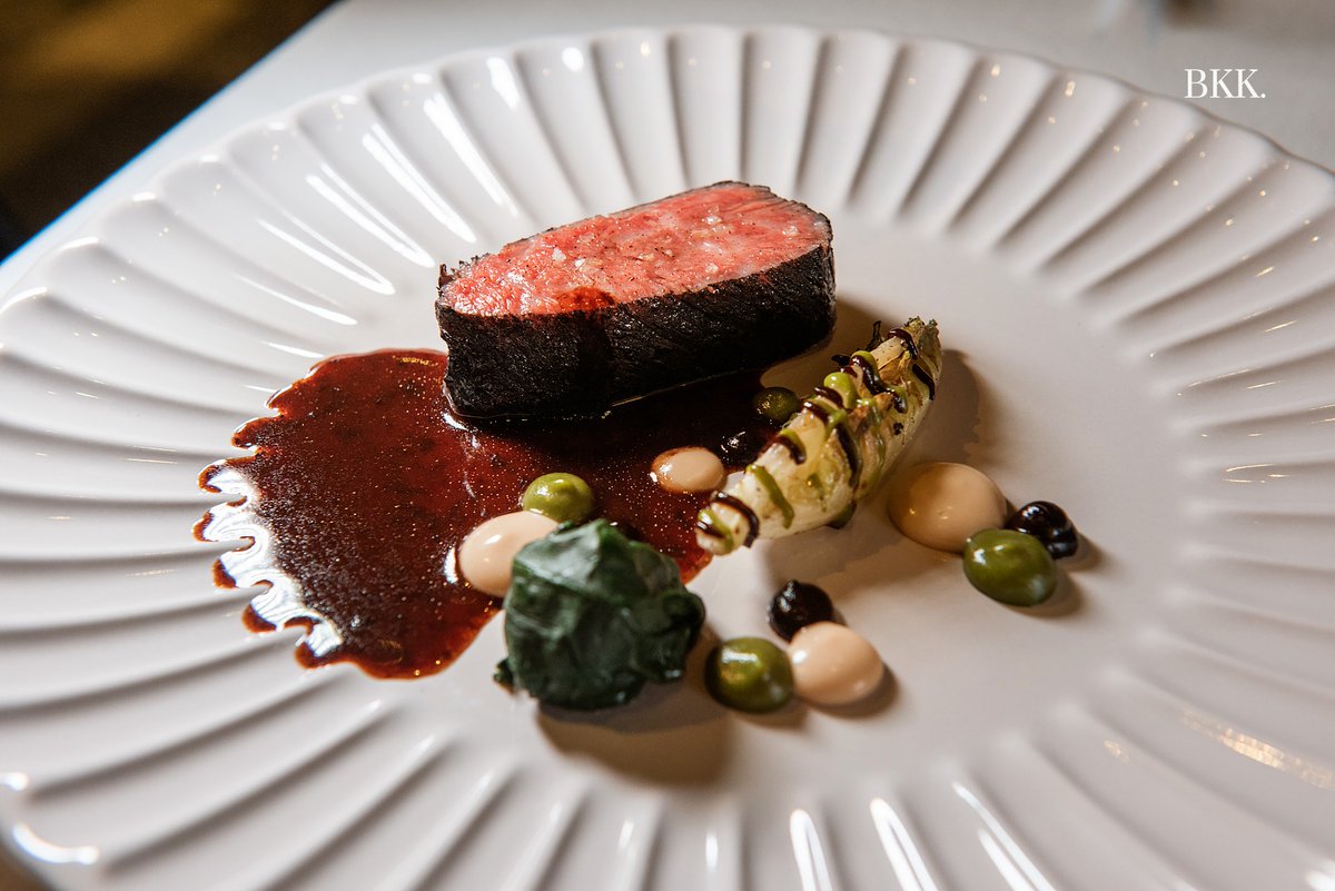 bkkmenu's tweet photo. สัมผัสรสชาติแห่งฤดูร้อนไปกับ ‘Shades’ หลากหลายเมนูใหม่สุดพิเศษของร้าน ‘KAVEE’ ที่ร้อยเรียงความอร่อยได้อย่างลงตัวอีกเช่นเคย
.
https://t.co/aQUcDgybOY
.
#BKKMENU #Kavee #KaveeRestaurant #shadesmenu #tastingmenu #finedining #finediningrestaurant #bkkmenuhopping https://t.co/G6Ckpjgbkz