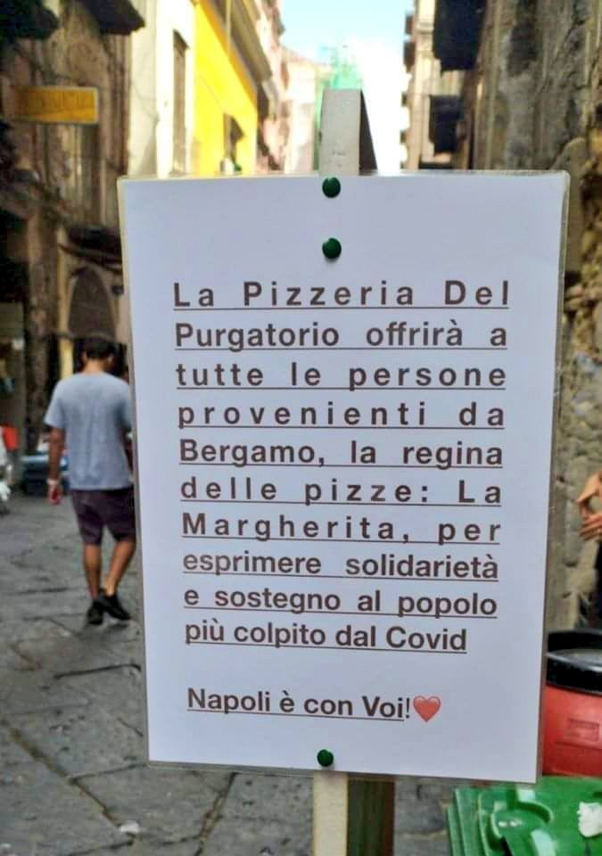 _Sticazzi___'s tweet photo. Non sono napoletano né tifoso del Napoli, ma il razzismo che sta venendo a galla in questi giorni mi disgusta. Napoli ha un cuore grande ed io non dimentico. E voi? https://t.co/Gs9rxMz8Cw