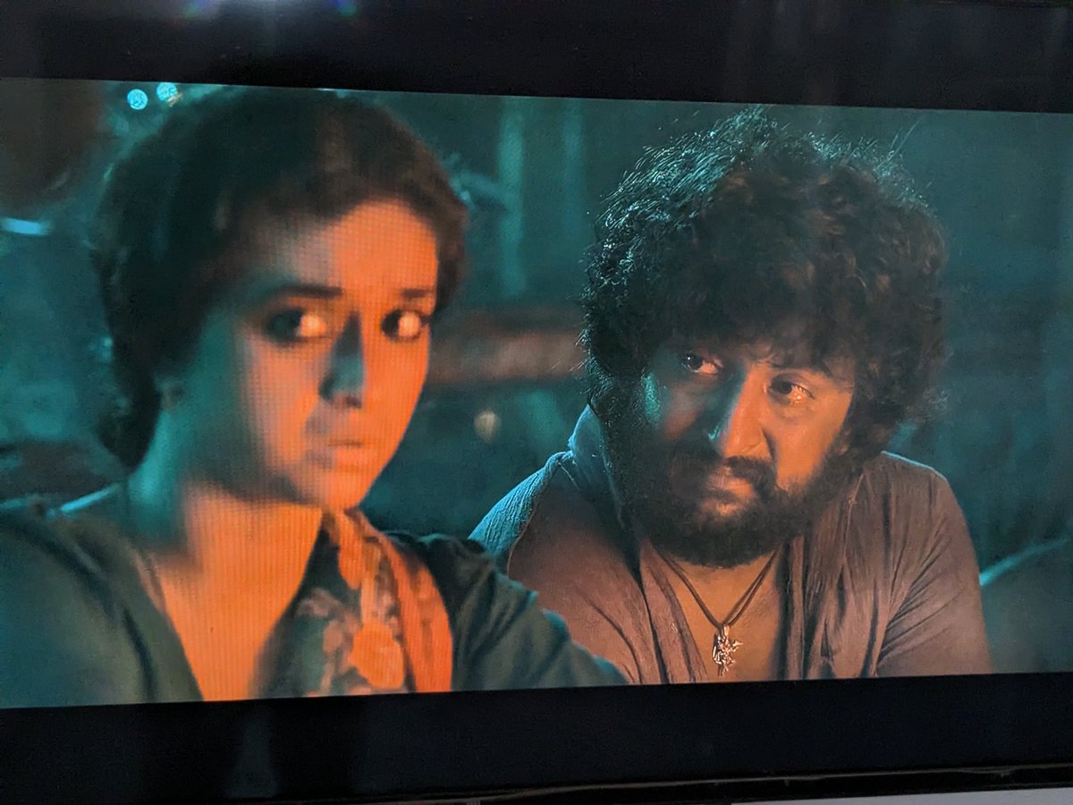 ShashankTillu's tweet photo. Acting elevated the bgm here ! 
@NameisNani once explained about Kamalhassan acting in Virumandi (Sleeping in court room scene if I remember) 
This scene can be referred to by someone else the same in future !! 
Vennela - Dharani scenes ❤️

#Dasara 
#Nani 
#DasaraOnNetflix https://t.co/FYAtJe1FAW