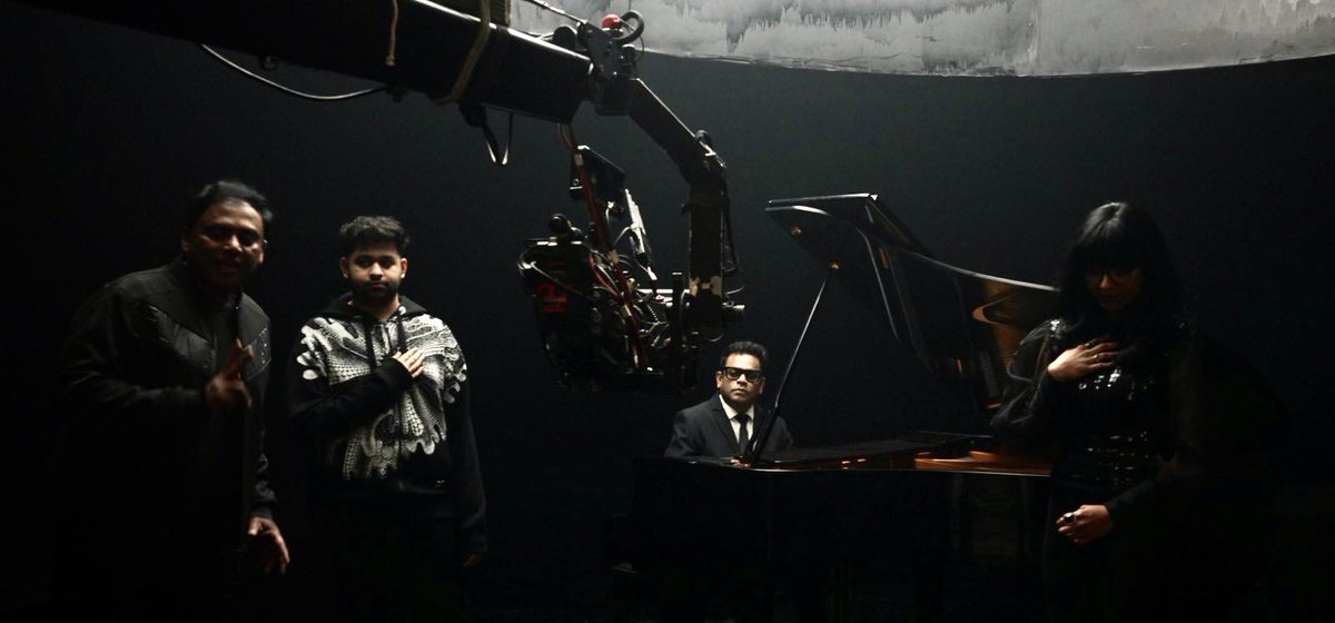 FridayCinemaOrg's tweet photo. .@arrahman @arrameen with @nameis_krishna 

#pathutala bonding. https://t.co/SdY5gtCHiC