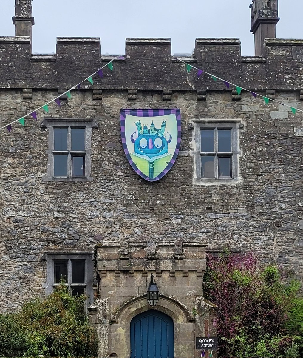 CatWalsh1's tweet photo. And we are back for the 2nd year at @TowersandTales in @LismoreCastle. @WaterfordLibs on site with lots of art and books and activities #youngreader https://t.co/Vq6OCLG8GN